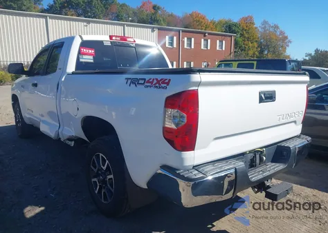 2016 Toyota Tundra Sr5 5.7L V8 z USA, uszkodzony, nr VIN 5TFUY5F11GX572882